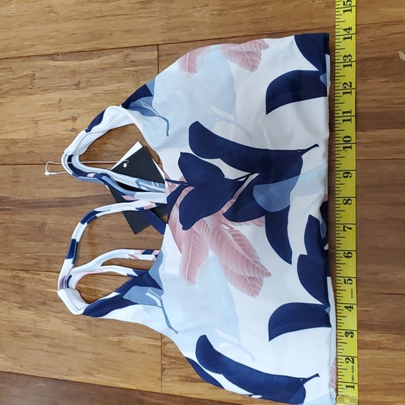 SENITA Strappy Sports Bra - Picture 4 of 6